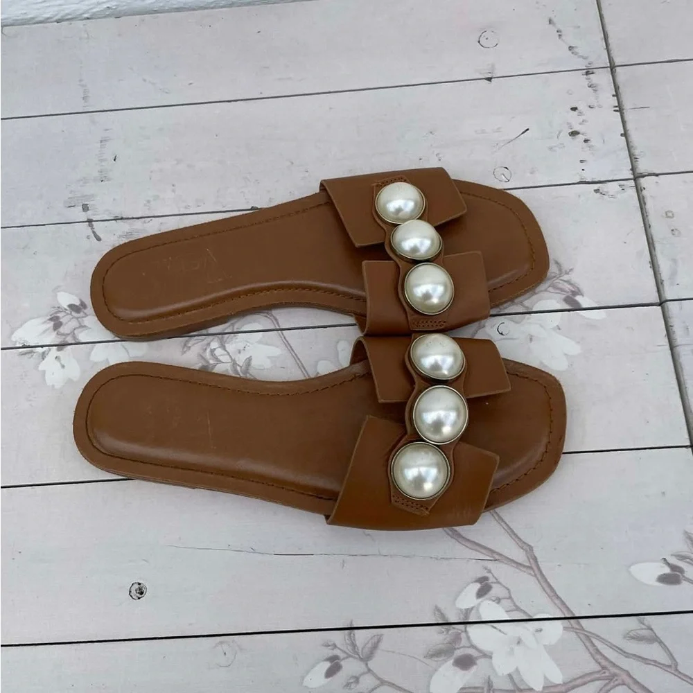 Zara Tan Slide Sandals with Pearl Accents - Picture 4 of 8